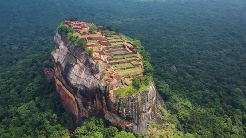 10 Sri Lankan Places to Travel to Peace